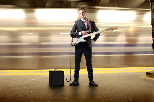 תתחילו לשיר עם הלוגו 